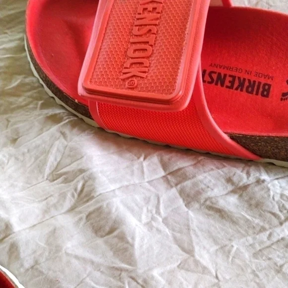 Ladies Designer Shoes by Birkenstock Tema Coral Slides - Picture 6 of 10